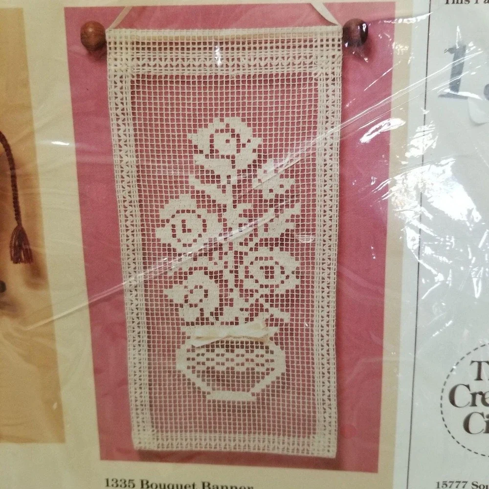 Creative Circle Bouquet Banner Kit 1335 Cottagecore Home Decor Gift Vintage